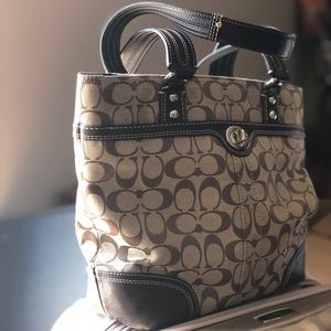 Coach Signature Hamptons Tote Bag